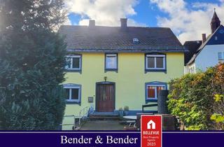 Haus kaufen in 56132 Kemmenau, Freistehendes Haus mit großem, bebaubarem Grundstück & Garagen in ruhiger Lage mit tollem Ausblick!