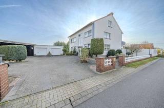 Haus kaufen in 33758 Schloß Holte-Stukenbrock, Interessantes Mehrgenerationenhaus oder Kapitalanlage! Entscheiden Sie!