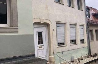 Einfamilienhaus kaufen in 09337 Hohenstein-Ernstthal, Provisionsfrei - Zentral gelegenes Einfamilienhaus (RMH) mit Garten - Sanierungsbedürftig -