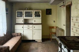 Haus kaufen in 07958 Hohenleuben, Charmantes Reihenmittelhaus im Herzen von Hohenleuben – Ihre Chance zur individuellen Gestaltung