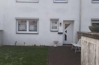 Haus mieten in Langesche Wiese 22, 59555 Lippstadt, Reihenmittelhaus mit 5 Zimmern, Terrasse und kleinem Garten in Lippstadt Süd