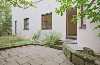 Wohnung kaufen in 71272 Renningen, Komfortable 2-Zimmer-Wohnung mit zwei Terrassen und Tiefgaragenplatz