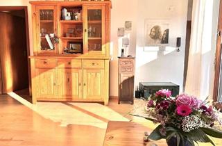 Wohnung kaufen in 70839 Gerlingen, Helle 3,5 Zimmer-Wohnung mit Dachterrasse, Balkon und Carport in Gerlingen