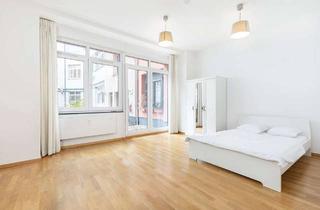 Wohnung kaufen in Prenzlauer Allee 36L, 10405 Prenzlauer Berg, Zwischen Wins- und Kollwitzkiez: Studio mit EBK, ruhige Innenhoflage, Gemeinschafts-Dachterrasse