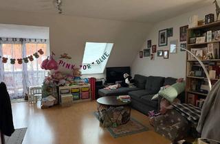 Wohnung mieten in Heini-Dittmar-Straße 17, 86159 Universitätsviertel, Helle 2-Zimmer Dachgeschosswohnung in Augsburgs Universitätsviertel