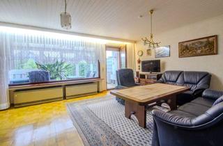 Doppelhaushälfte kaufen in 45356 Bochold, Zeitlose Doppelhaushälfte mit Garten, Garage und Modernisierungsbedarf in ruhiger Lage