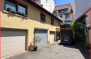 Haus kaufen in 88662 Überlingen, 4 Wohnungen, 5 Garagen, 2 Carportstellplätze und weitere Bebauung möglich - Mitten in Überling
