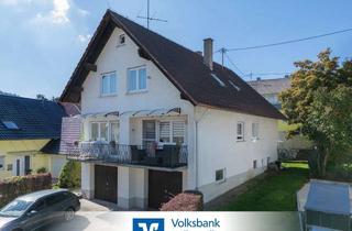 Haus kaufen in 72393 Burladingen, Renoviertes Zweifamilienhaus mit Balkon + Garagen!