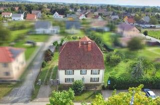 Mehrfamilienhaus kaufen in 14641 Nauen, Großzügiges Mehrfamilienhaus mit Geschichte, 3 Wohnungen und großem Garten
