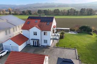 Haus kaufen in 61273 Wehrheim, High-End-Residenz am Feldrand, flexibel nutzbar mit weiterem Baupotenzial, 4 Garagen & 10 Stellpl.