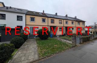 Haus kaufen in Waldweg 26, 97228 Rottendorf, Charmantes Reihenmittelhaus mit Garage in Rottendorf