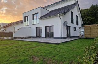 Haus mieten in Am Sonnenhang 18 A, 57614 Steimel, Attraktive Doppelhaushälfte mit vier Zimmern in Steimel, Steimel