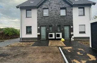 Haus mieten in Raiffeisenstraße 28, 46562 Voerde, Neues Jahr 2026 in neuen Traumhaus? Moderne Doppelhaushälfte mit großzügigem Garten