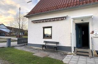 Einfamilienhaus kaufen in 86877 Walkertshofen, Charmant, solide, ausbaufähig ist dieses Einfamilienhaus in Walkertshofen