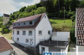 Haus kaufen in 72519 Veringenstadt, Schönes Zweifamilienhaus mit Garten und Garagen!