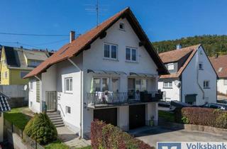 Haus kaufen in 72393 Burladingen, Renoviertes Zweifamilienhaus mit Balkon + Garagen!