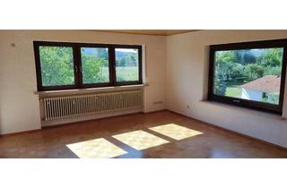 Wohnung mieten in 96215 Lichtenfels, Gepflegte Wohnung mit vier Zimmern sowie Balkon und EBK in Lichtenfels / OT