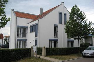Wohnung mieten in An Der Lach 11a, 86720 Nördlingen, Exklusive, geräumige 1-Zimmer-DG-Wohnung mit EBK in Nördlingen