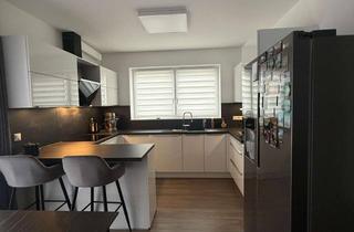 Wohnung mieten in Kurt-Moosdorf-Straße 26, 63654 Büdingen, Moderne 3-Zimmer-Wohnung (77 m²) in ruhiger Neubauwohngegend – hochwertige Einbauküche zu übernehmen