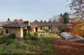 Haus kaufen in 68623 Lampertheim, Bungalow auf tollem Grundstück mit Pool - Raum für neue Ideen