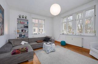 Wohnung kaufen in 76437 Rastatt, Großzügige Altbauwohnung mit Rundbogenfenstern, Parkett & einzigartigem Flair