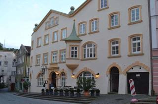 Wohnung mieten in Marktplatz 15, 84559 Kraiburg, Großzügige Altbauwohnung