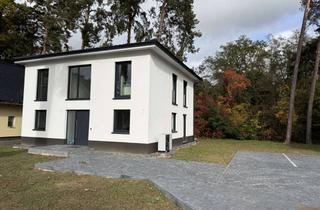 Villa kaufen in 15827 Blankenfelde-Mahlow, Luxus neu definiert – bezugsfertige Stadtvilla vor den Toren Berlins.