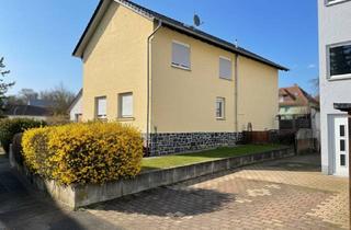 Haus kaufen in 63688 Gedern, Zweifamilienhaus – Einziehen, Wohlfühlen und nebenbei Miete verdienen!