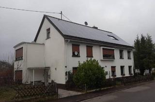 Mehrfamilienhaus kaufen in 66127 Saarbrücken, Saarbrücken - Mehrfamilienhaus mit separatem Bungalow, Garagen und PV Anlage