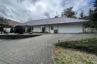 Einfamilienhaus kaufen in 52372 Kreuzau, Kreuzau - Freistehender Bungalow direkte Waldrandlage mit Wohnrecht
