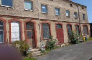 Mehrfamilienhaus kaufen in 09456 Annaberg-Buchholz, Annaberg-Buchholz - Sanierungsobjekt mit Nebengebäude Garagen und großen Garten