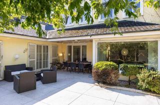 Einfamilienhaus kaufen in 50859 Köln, Köln / Lövenich - Besondere Liegenschaft in Bestlage von Lövenich mit zusätzlichem Baufeld, 6 Schlafzimmer