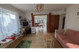 Wohnung mieten in Uhlandstr. 33, 71409 Schwaikheim, Helle 3-4 Zimmer Wohnung mit Balkon und Garten