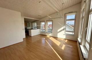 Wohnung mieten in Schützenweg 80, 71034 Böblingen, Großzügige 3-Zimmer Dachgeschosswohnung, mit fast 40qm Dachterrasse