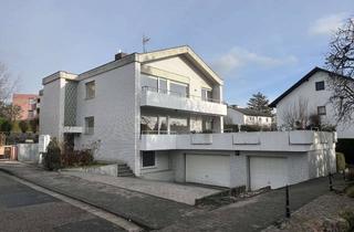 Mehrfamilienhaus kaufen in 61381 Friedrichsdorf, Freistehendes Mehrfamilienhaus mit großem Potenzial in Bestlage von Friedrichsdorf