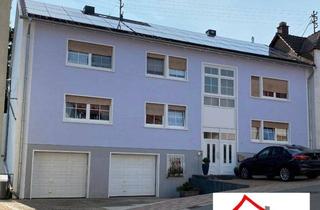 Haus kaufen in 66484 Battweiler, Schönes 2 FH mit wundervoller Aussicht, 2 Garagen, gr. Garten, PV-Anlage, in Battweiler (AW162)