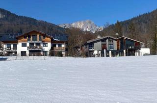 Wohnung kaufen in Rosenhofweg 29, 83471 Berchtesgaden, 3-Zimmer-Dachgeschosswohnung in äußerst ruhiger Lage am Waldrand mit dreiseitigem Bergblick