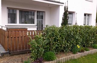 Wohnung mieten in In Dem Busch, 53359 Rheinbach, Schicke 3,5-Zimmer-Erdgeschosswohnung mit zusätzlichem Hobbyraum/Gästezimmer inklusive kleinem Duschbad in Bestlage, zentral und ruhig in gepflegtem und renoviertem 2-Fam.-Haus