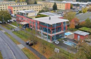 Haus kaufen in 16761 Hennigsdorf, Hennigsdorf - Vielseitiges Wohn- und Geschäftshaus mit großem Nutzungspotenzial in Hennigsdorf