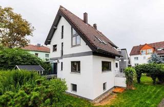 Haus kaufen in 65474 Bischofsheim, Bischofsheim - Großes 2-FH (bereits WEG-geteilt) mit Tageslichtbädern, Terrasse, Balkon, Garage und schönem Garten