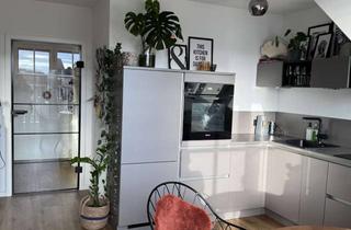 Wohnung mieten in Renatastraße 17, 84034 Nikola, Stilvolle 2-Raum-DG-Wohnung mit gehobener Innenausstattung mit Balkon + EBK in Landshut/bahnhofsnah