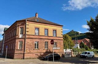 Wohnung mieten in Prof.-Nägle-Platz, 76855 Annweiler, Charmante 120qm Dachgeschosswohnung frisch renoviert in herrlicher Altstadt-Lage