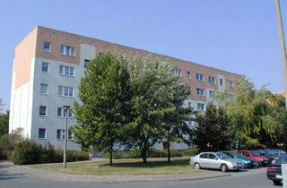 Wohnung mieten in Carl-Hagenbeck-Straße 12, 39576 Stendal, 3-Raum-Wohnung mit Balkon und Dusche