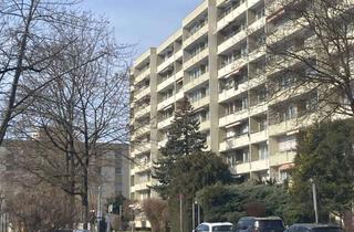 Wohnung mieten in 86167 Lechhausen, Attraktive renovierte 4-Raum-Wohnung mit EBK in Augsburg