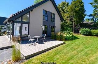 Einfamilienhaus kaufen in Hermann-Hesse-Straße xxx, 86830 Schwabmünchen, Einfamilienhaus mit Einliegerwohnung und Swimmingpool in guter Lage