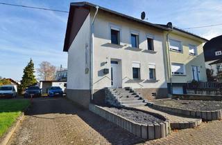 Haus kaufen in 66780 Rehlingen-Siersburg, Solides Zuhause mit Garten und Stellplätzen – ideal für Familien
