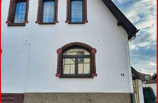 Doppelhaushälfte kaufen in 66299 Friedrichsthal, Sanierungsbedürftige Doppelhaushälfte mit schönem Grundstück