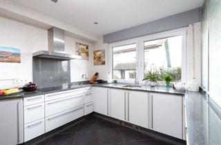 Einfamilienhaus kaufen in 46446 Emmerich, Träume werden wahr: gepflegtes Einfamilienhaus mit viel Platz für die ganze Familie zu kaufen