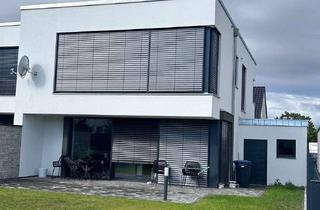 Haus mieten in 04571 Rötha, Doppelhaushälfte mit exkl. Ausstattung, mod. Bädern, Terrasse und PV-Anlage