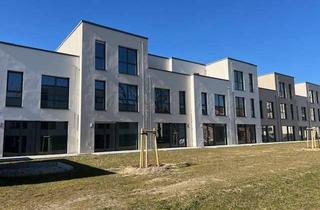 Haus mieten in Anna-Amalie-Str., 15711 Königs Wusterhausen, Erstbezug - Reihenhaus am Nottekanal